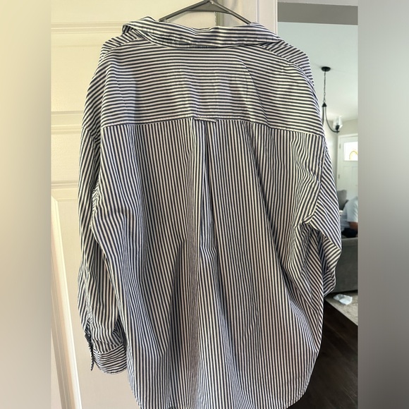 Old Navy Button Down Boyfriend Shirt - Picture 2 of 4